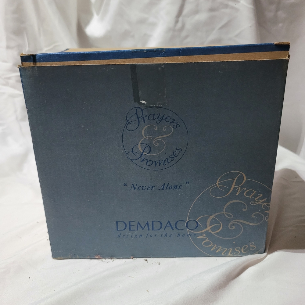 Retired Demdaco Prayers & Promises "Never Alone" Figurine - Picture 2 of 6